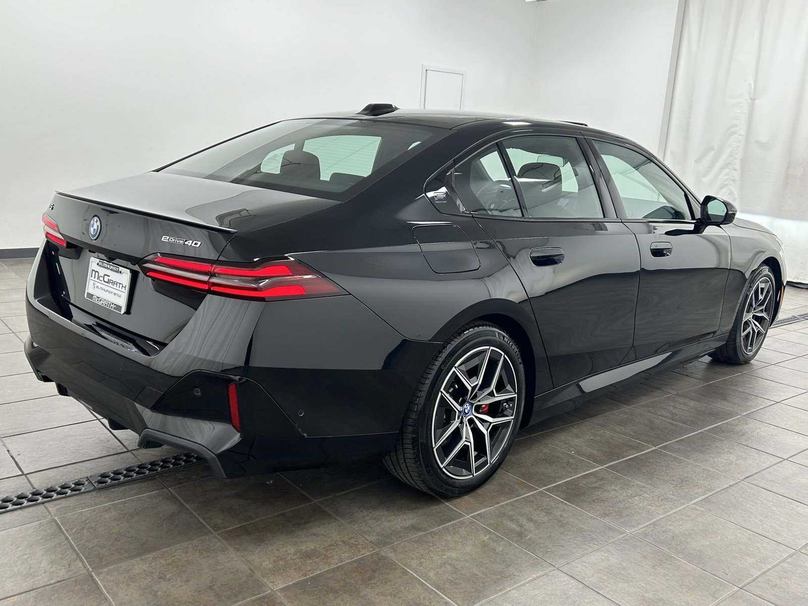 Used 2024 BMW i5 eDrive40i w/ M Sport Package image 5