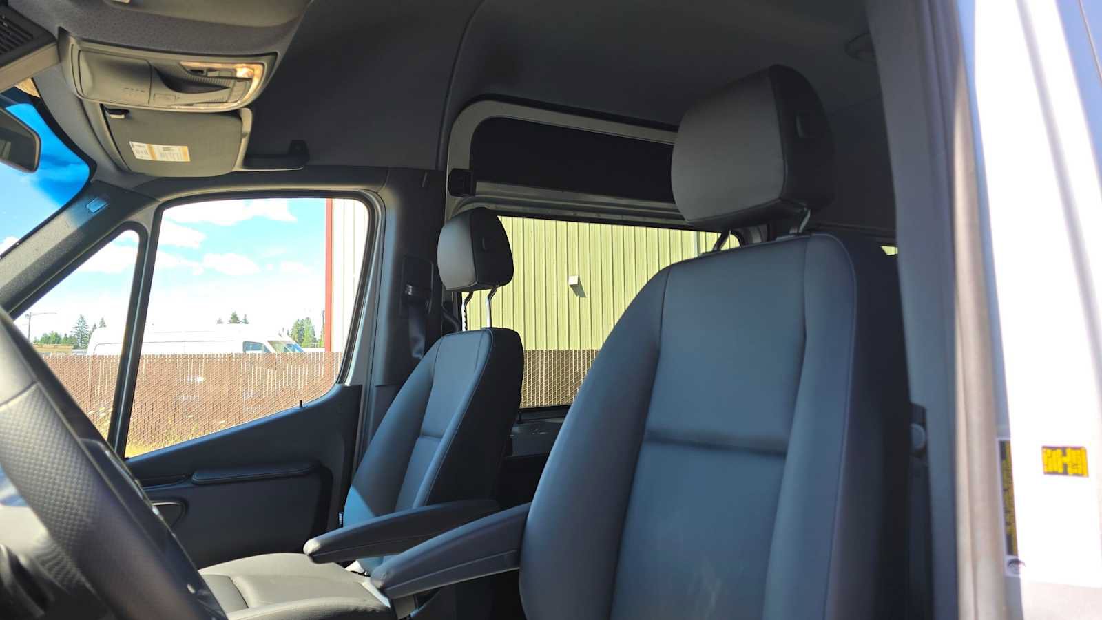 Used 2025 Mercedes-Benz Sprinter 2500 image 22