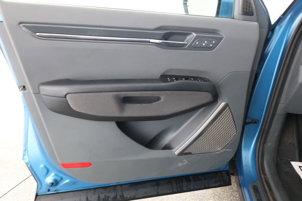 Used 2024 Kia EV9 Land image 11