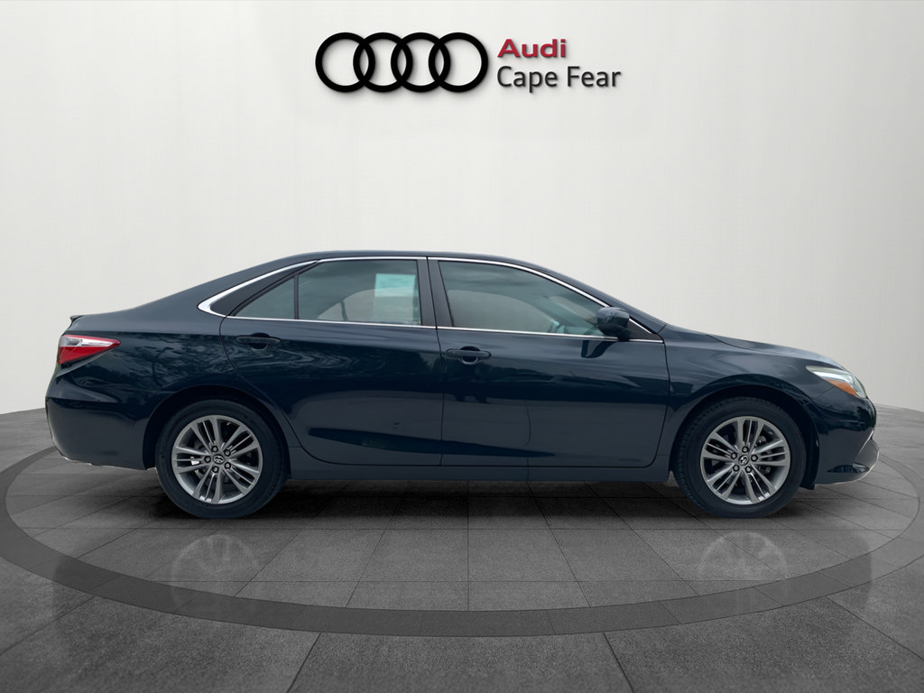 Used 2017 Toyota Camry SE FWD image 6