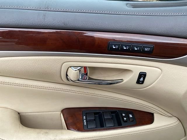 Used 2014 Lexus LS 460 AWD image 21