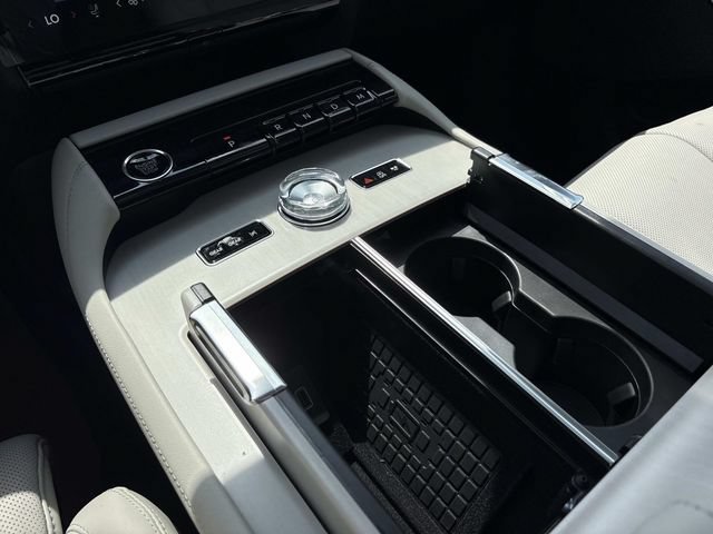 New 2026 Lincoln Navigator L Reserve w/ Jet Appearance Package AWD/4WD image 29