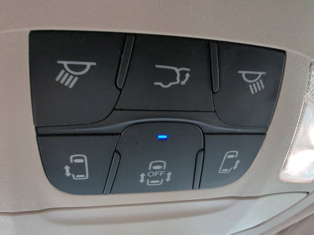 Used 2023 Chrysler Pacifica Touring-L FWD image 21
