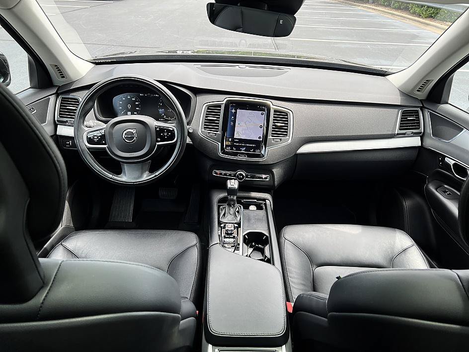 Used 2021 Volvo XC90 T5 Momentum w/ Climate Package FWD image 18