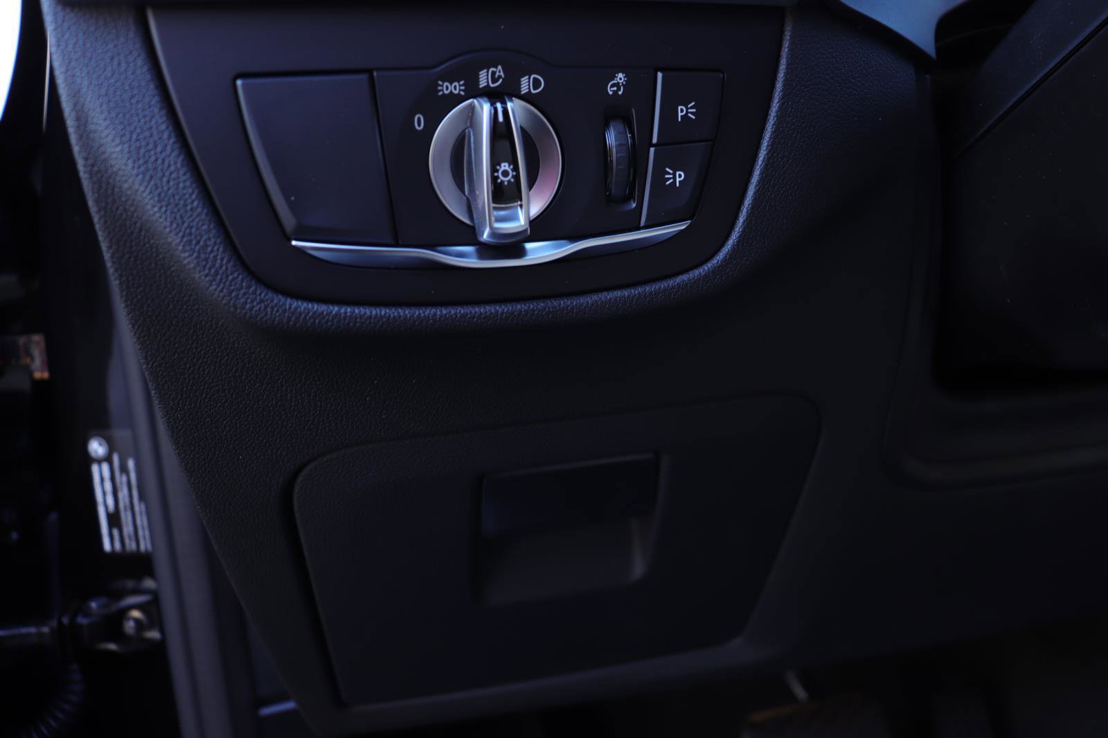 New 2025 BMW X4 xDrive30i w/ Premium Package image 27