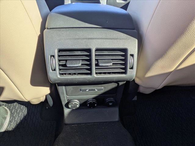 Used 2019 Jaguar F-PACE Premium image 16