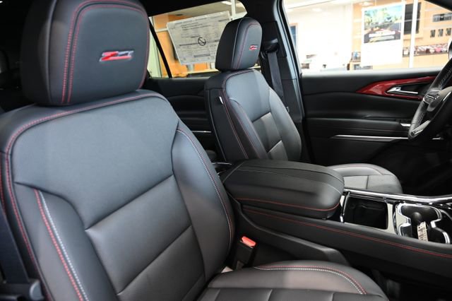 New 2026 Chevrolet Traverse Z71 w/ Driver Confidence Package AWD/4WD image 8