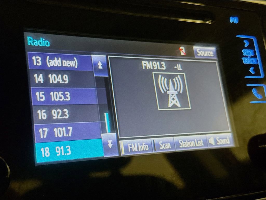 Used 2017 Toyota Corolla LE image 17