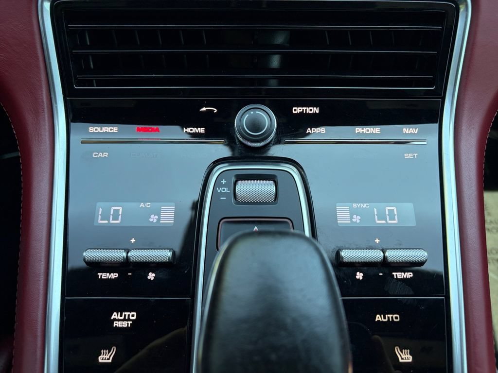 Used 2018 Porsche Panamera Turbo AWD/4WD image 17