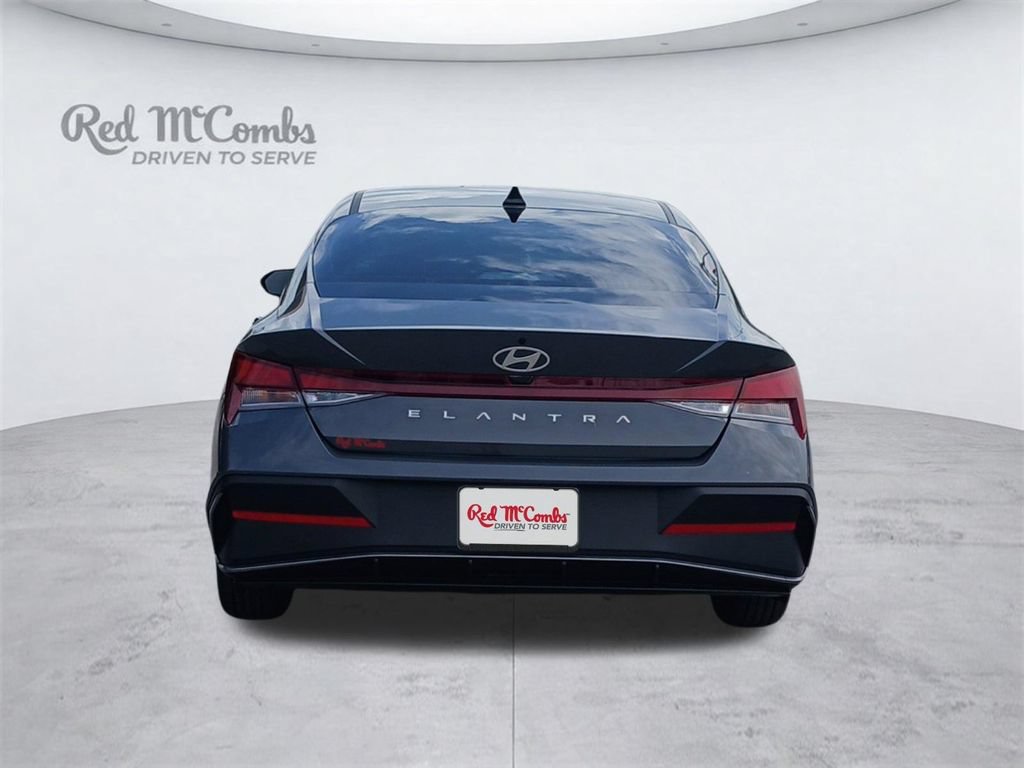 New 2026 Hyundai Elantra SE FWD image 4
