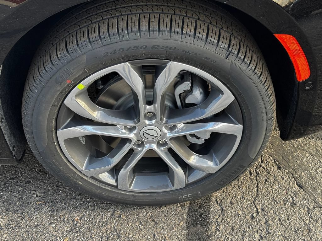 New 2026 Chrysler Pacifica Pinnacle w/ Trailer Tow Group AWD/4WD image 9
