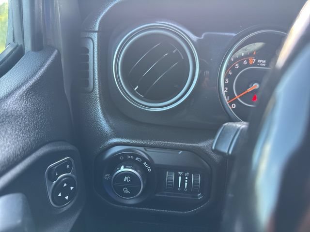 Used 2022 Jeep Gladiator Sport AWD/4WD image 19