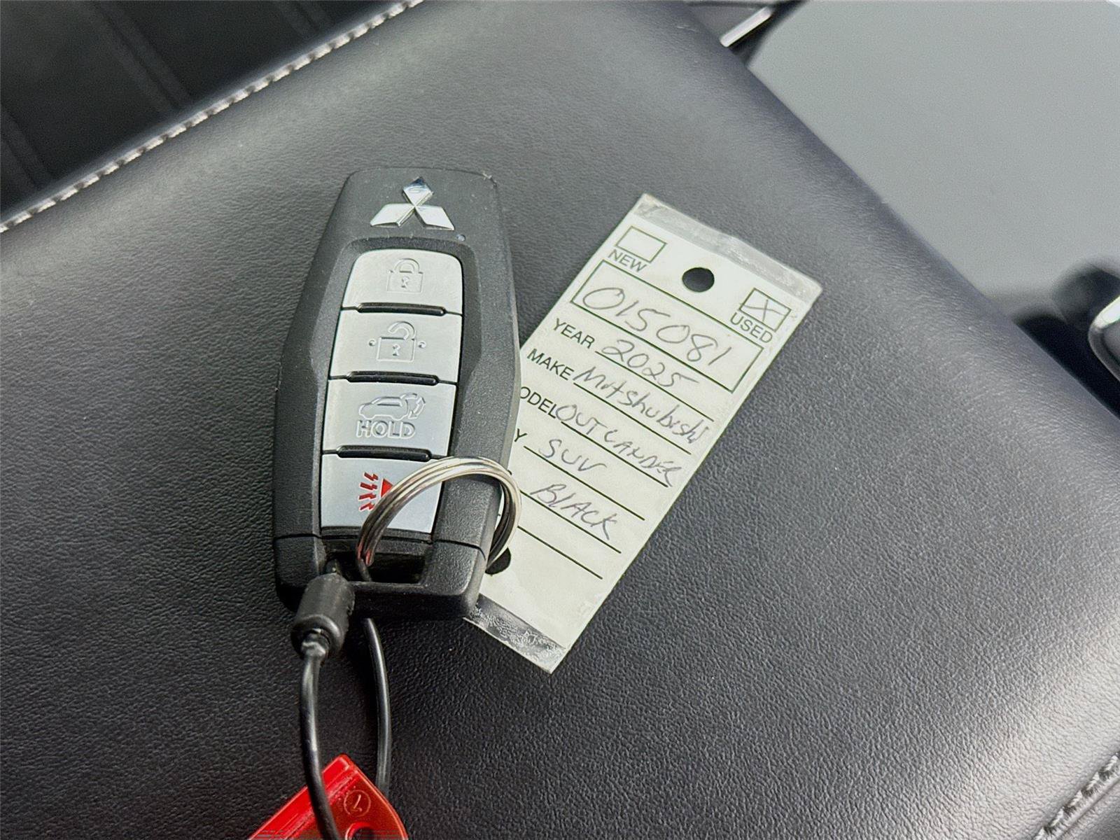 Used 2025 Mitsubishi Outlander SE FWD image 23