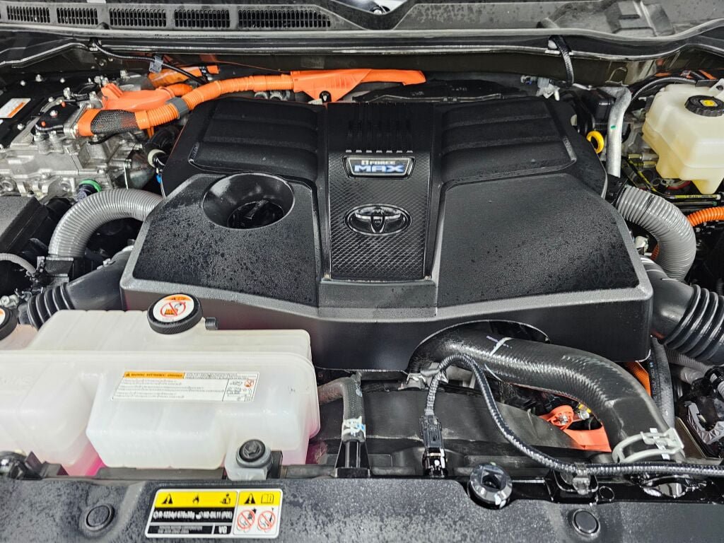 Used 2025 Toyota Tundra Capstone AWD/4WD image 35