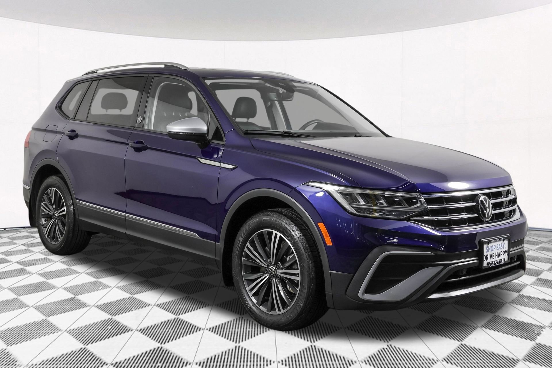 Used 2024 Volkswagen Tiguan Wolfsburg Edition w/ Panoramic Sunroof Package AWD/4WD image 14