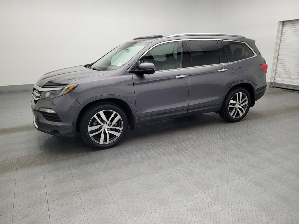 Used 2017 Honda Pilot Touring image 2