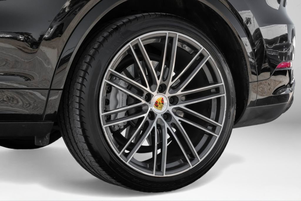 Used 2020 Porsche Cayenne Turbo image 68
