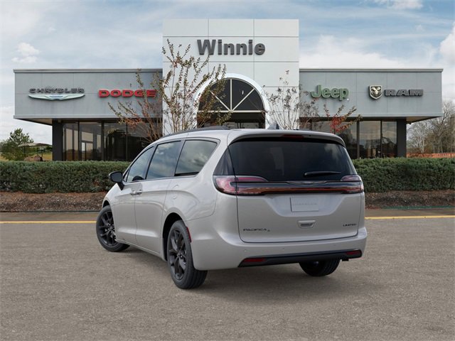 New 2026 Chrysler Pacifica Limited w/ S Appearance Package image 3