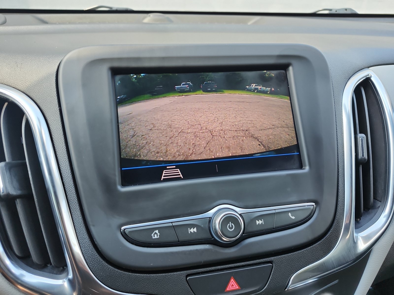 Used 2021 Chevrolet Equinox LT w/ Driver Convenience Package FWD image 19