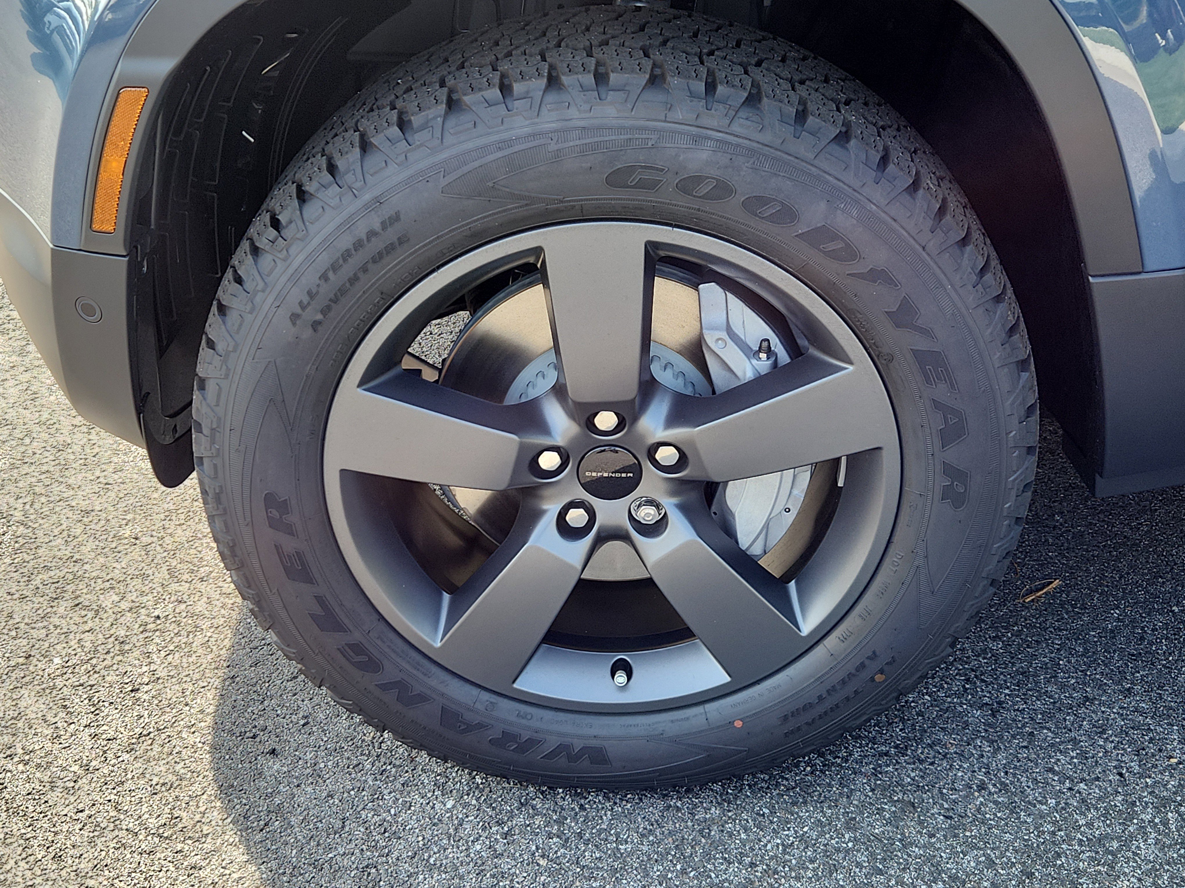 Used 2026 Land Rover Defender 110 S image 9