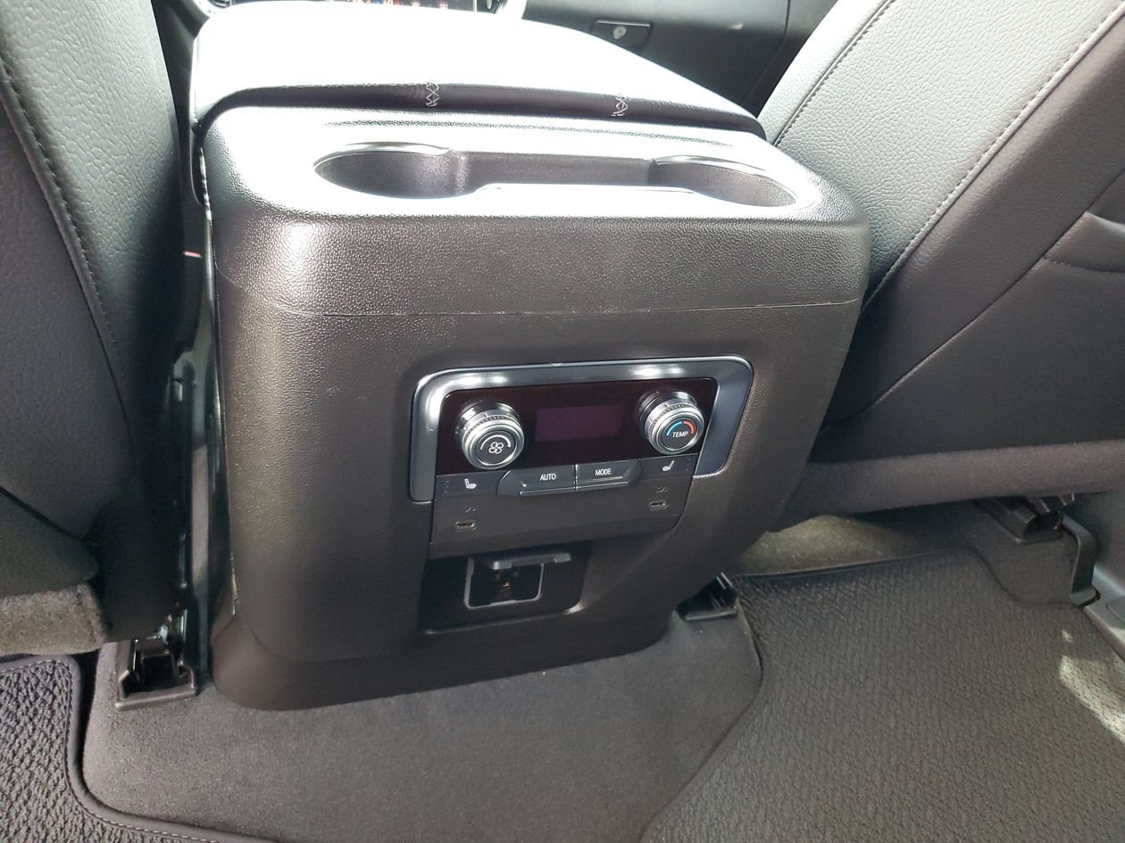 Used 2026 GMC Yukon Denali w/ Sun & Power Step Package AWD/4WD image 15