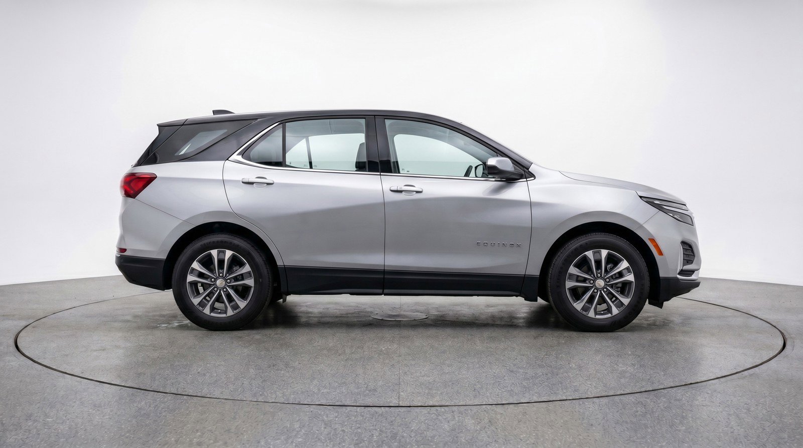 Used 2025 Chevrolet Equinox LT FWD image 11