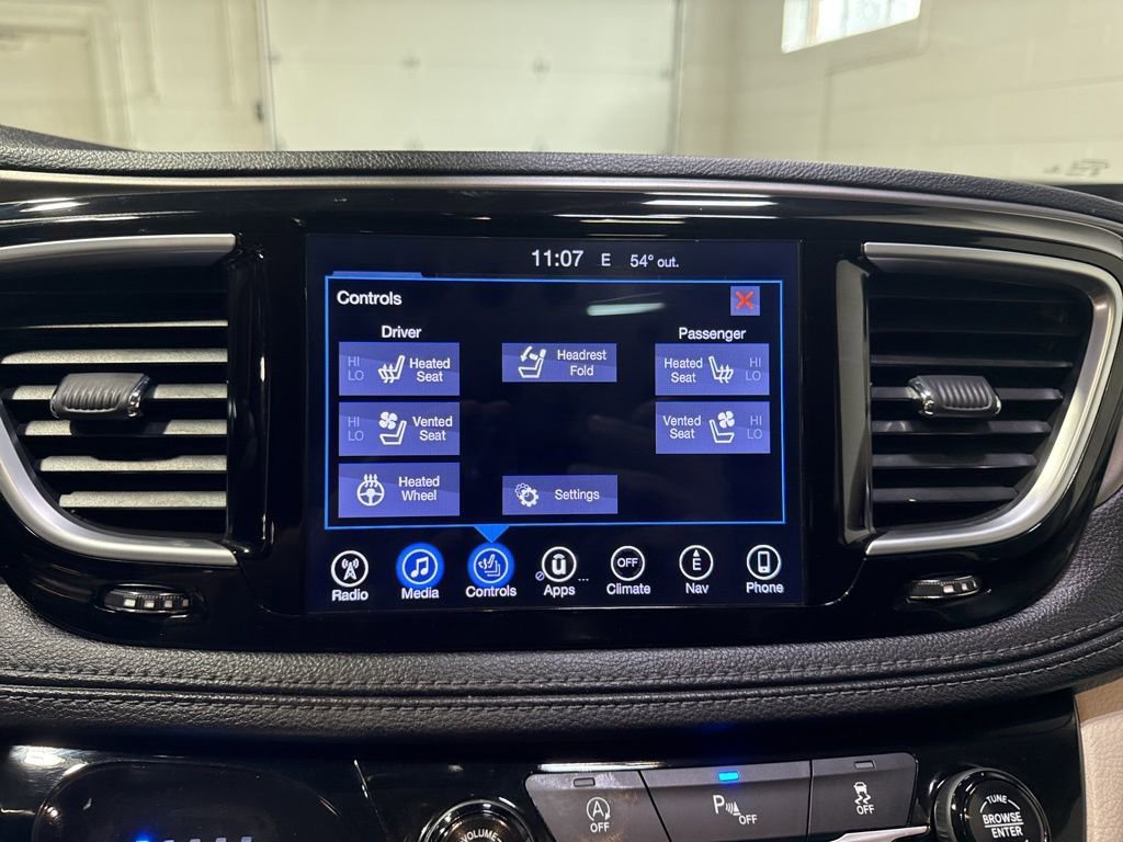 Used 2017 Chrysler Pacifica Limited w/ UConnect Theater Package image 20