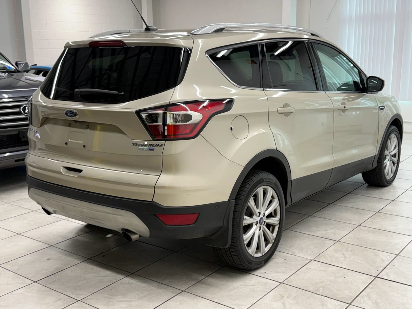 Used 2017 Ford Escape Titanium w/ Equipment Group 301A AWD/4WD image 9
