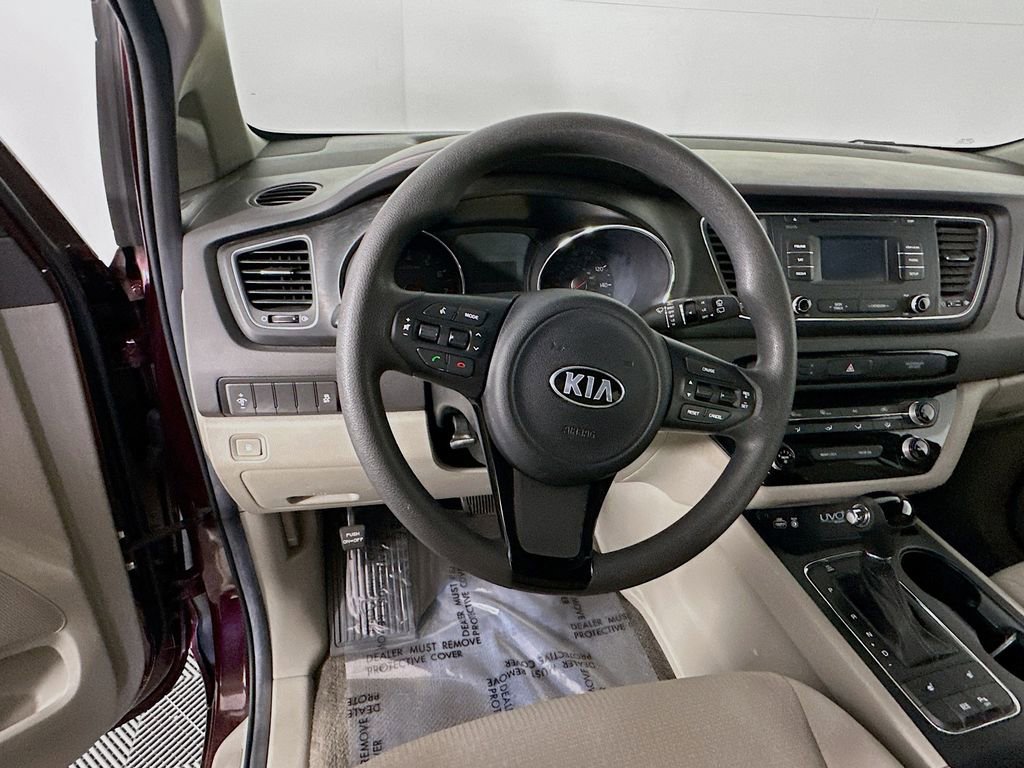 Used 2016 Kia Sedona LX w/ Option Group 020 FWD image 16