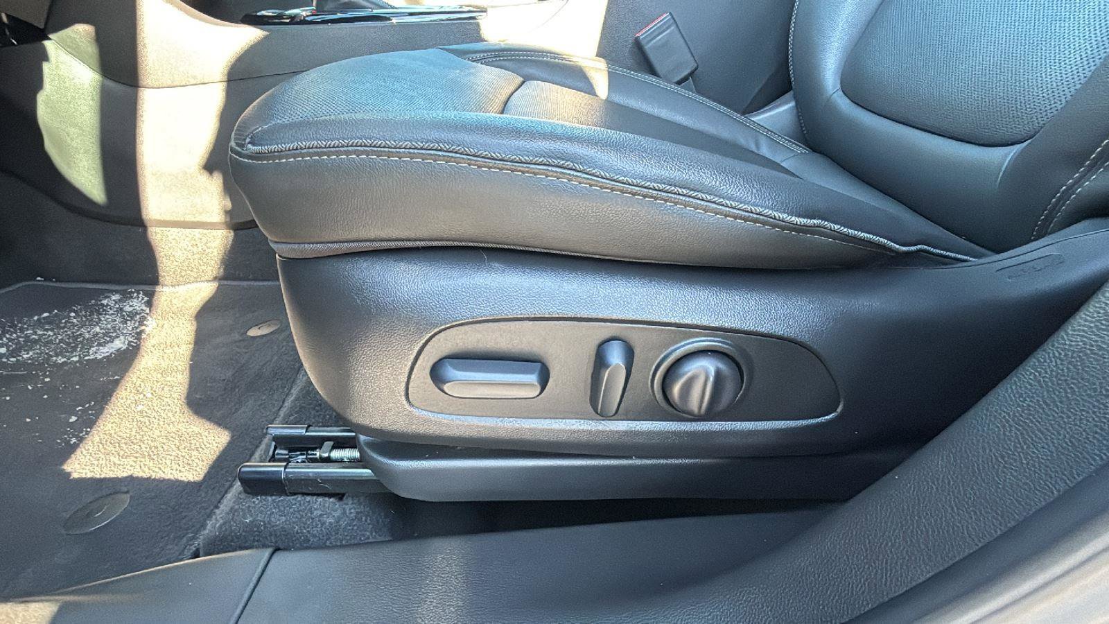 Used 2024 Buick Encore GX Sport Touring w/ Experience Buick Package image 22