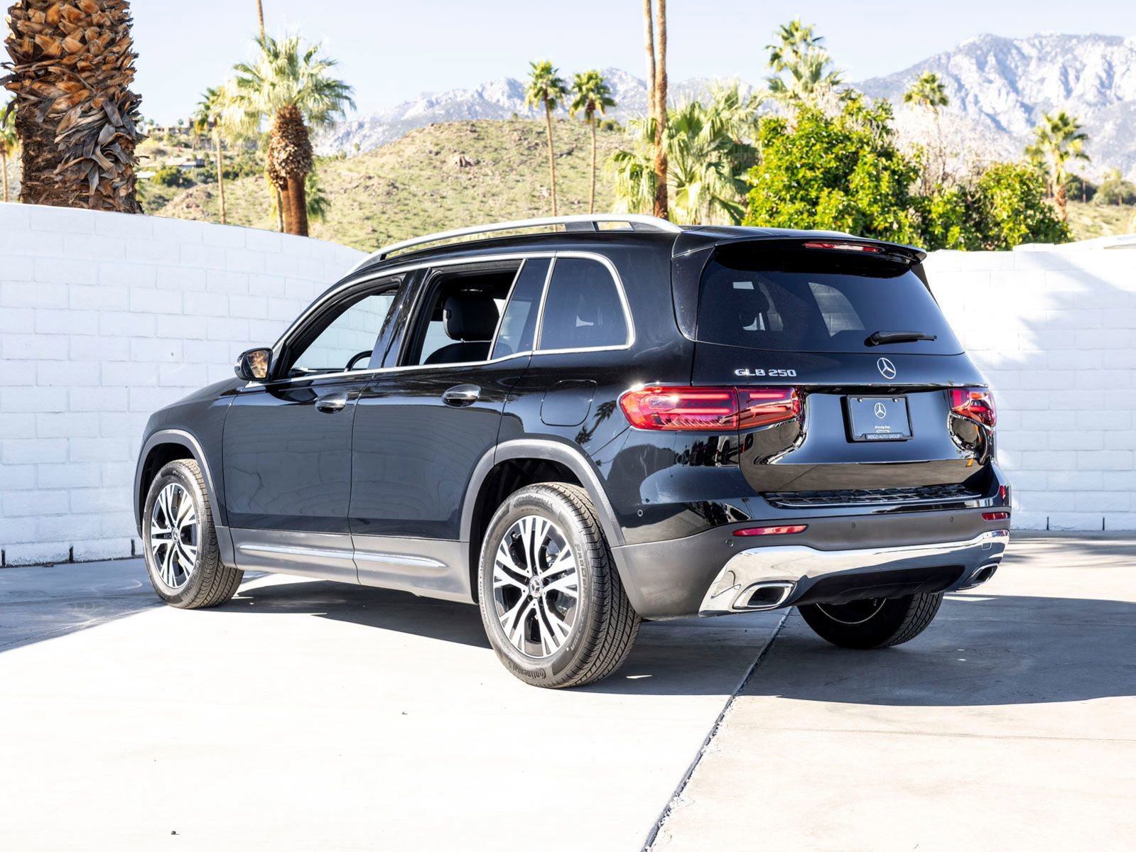 Used 2025 Mercedes-Benz GLB 250 image 7