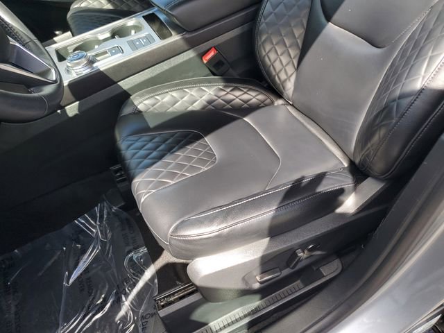 Used 2024 Ford Edge Titanium image 13