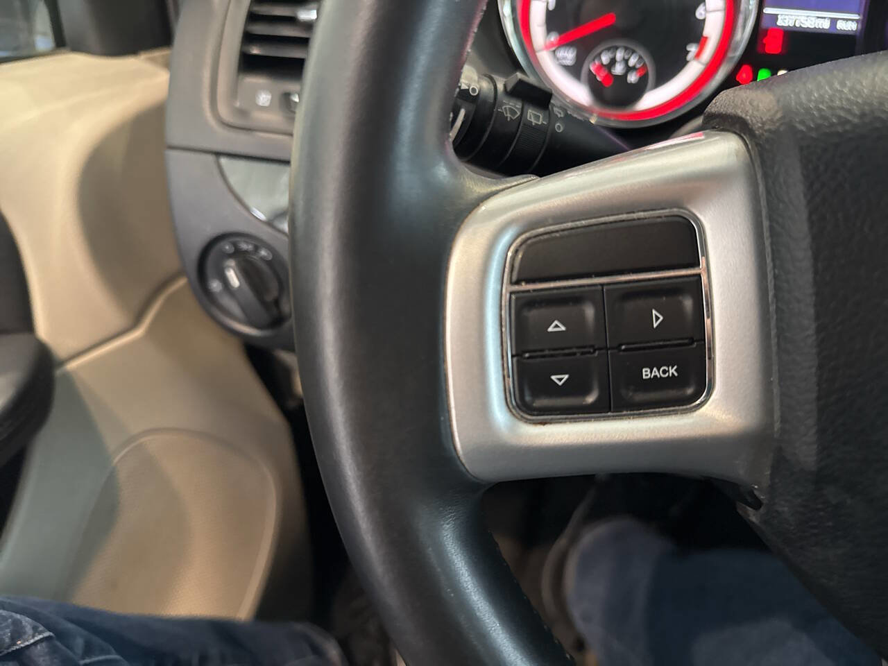 Used 2016 Dodge Grand Caravan SXT w/ Rear Park Assist Package FWD image 35