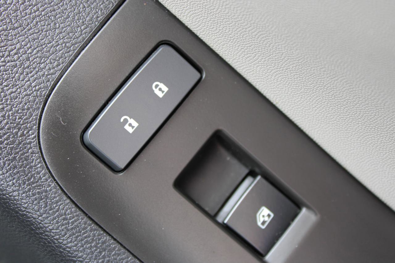 Used 2014 Chevrolet Camaro LS RWD image 42