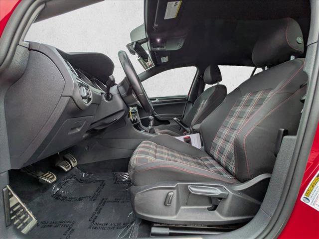 Used 2018 Volkswagen GTI SE image 15