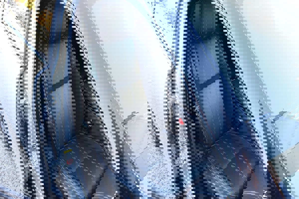 Used 2018 Land Rover Range Rover Velar R-Dynamic SE image 36