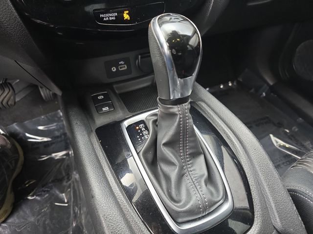 Used 2019 Nissan Rogue SV w/ Sun & Sound Touring Package image 37