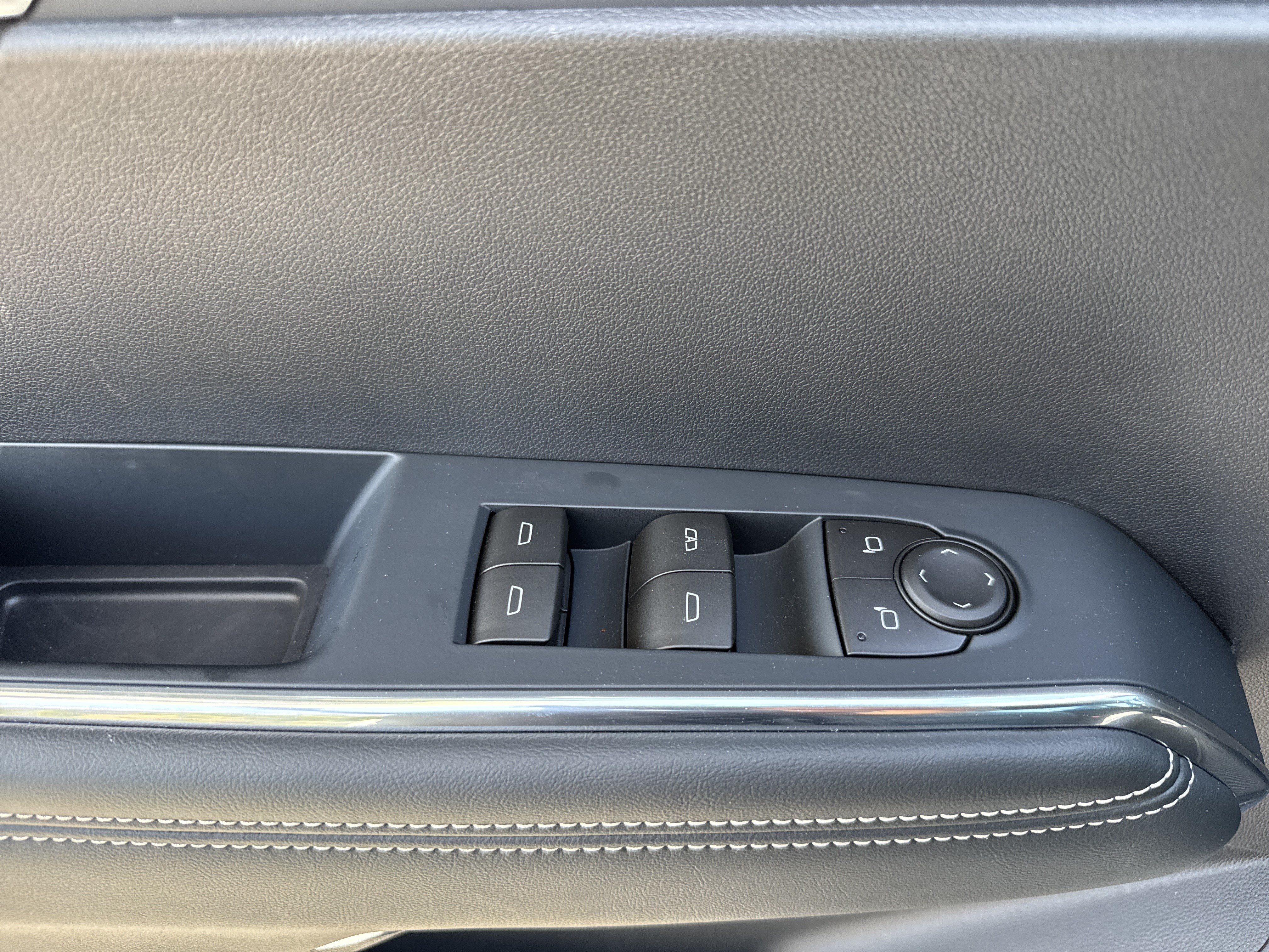 New 2026 GMC Acadia Elevation w/ Black Edition FWD image 15