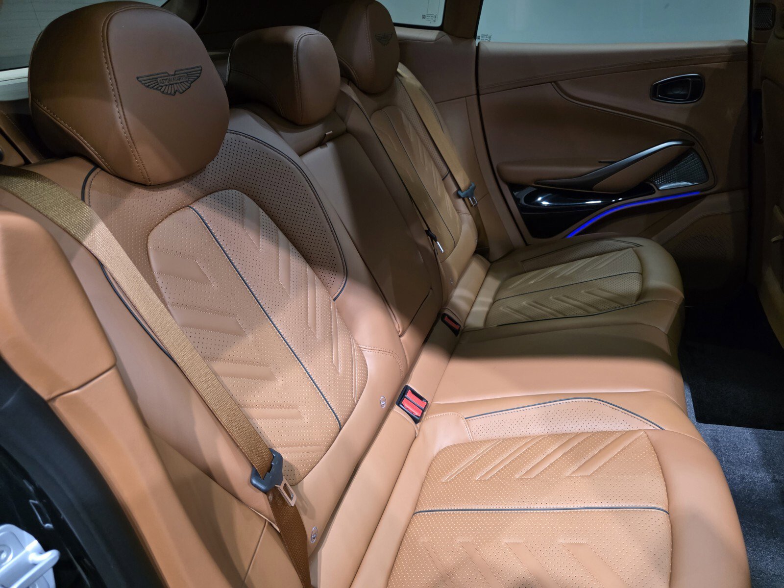 New 2026 Aston Martin DBX S image 24