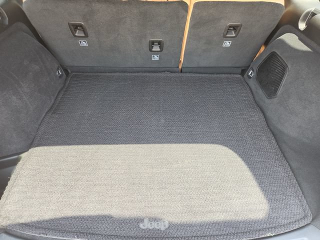 Used 2025 Jeep Grand Cherokee Summit AWD/4WD image 24