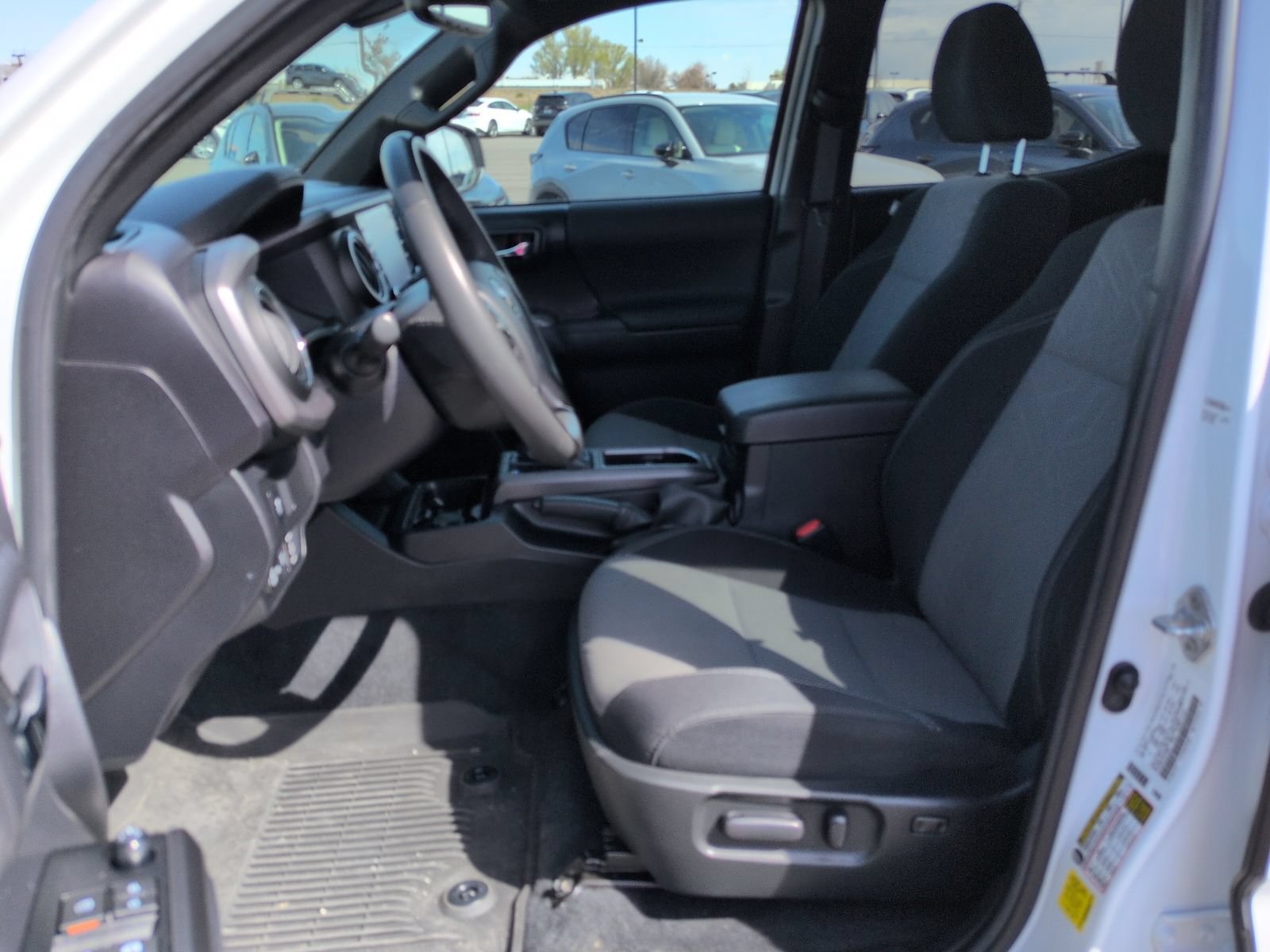 Used 2023 Toyota Tacoma TRD Off-Road w/ Technology Package AWD/4WD image 9