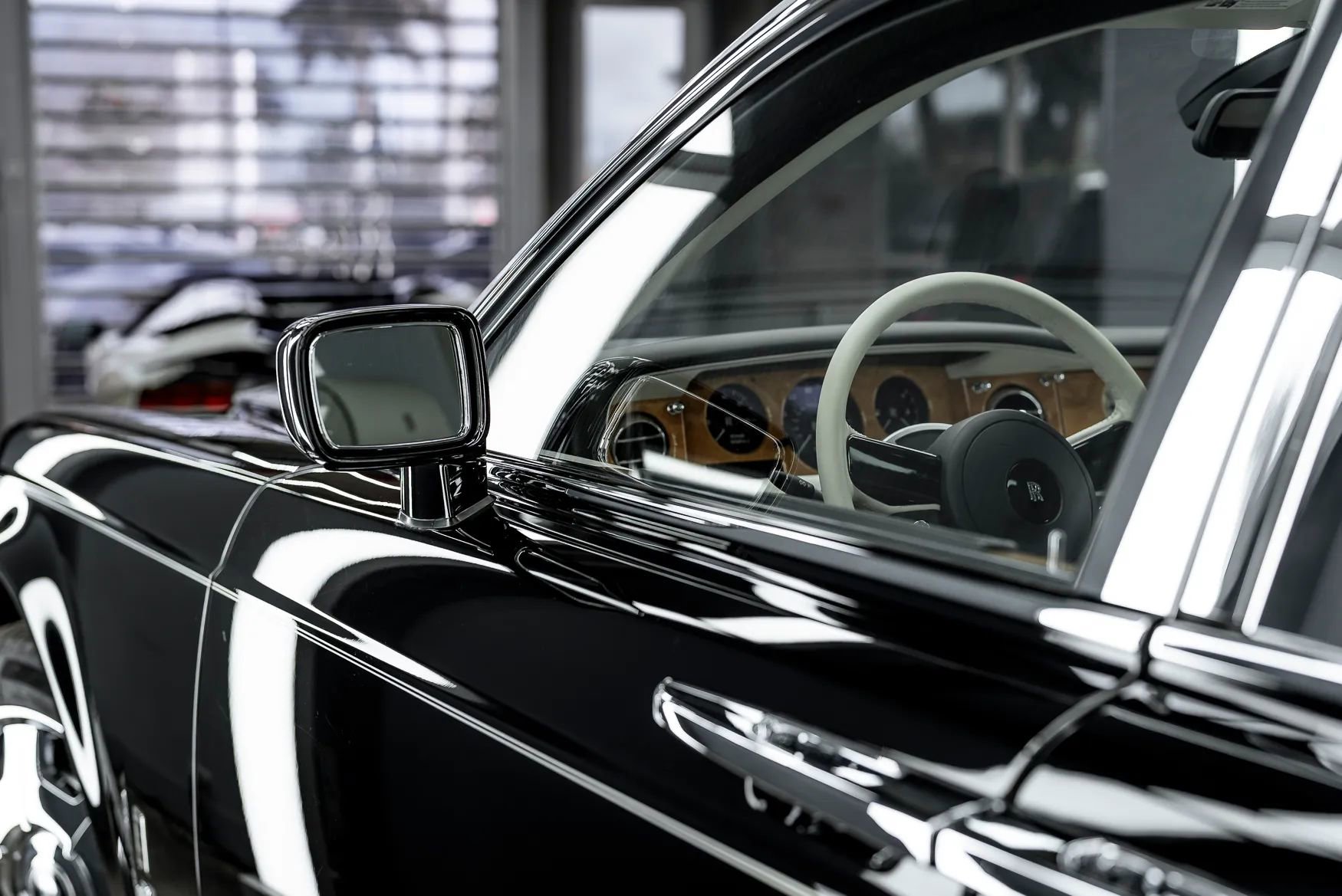 Used 2009 Rolls-Royce Phantom Sedan image 47