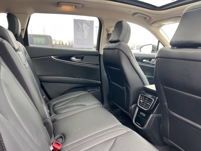 Used 2023 Lincoln Nautilus Reserve image 34