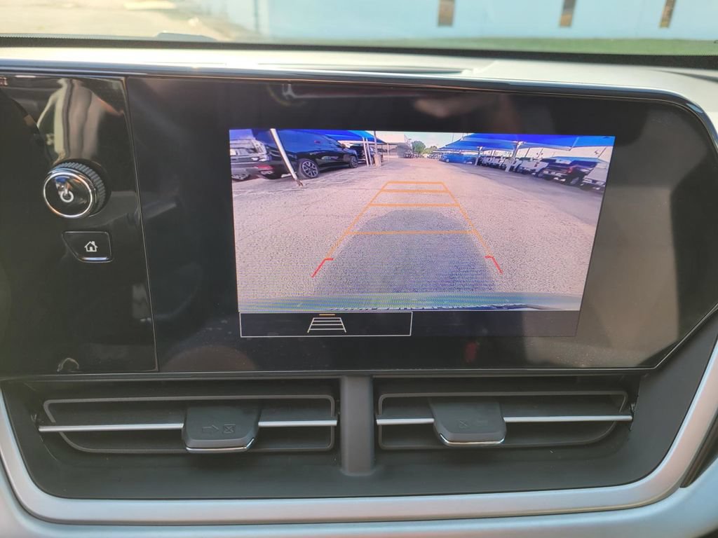 Used 2024 Chevrolet Trax RS FWD image 21