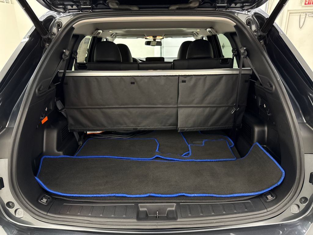 Used 2025 Mitsubishi Outlander 4WD Plug-In Hybrid image 26