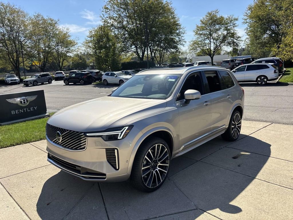 New 2026 Volvo XC90 B6 Plus w/ Protection Package Premier image 3