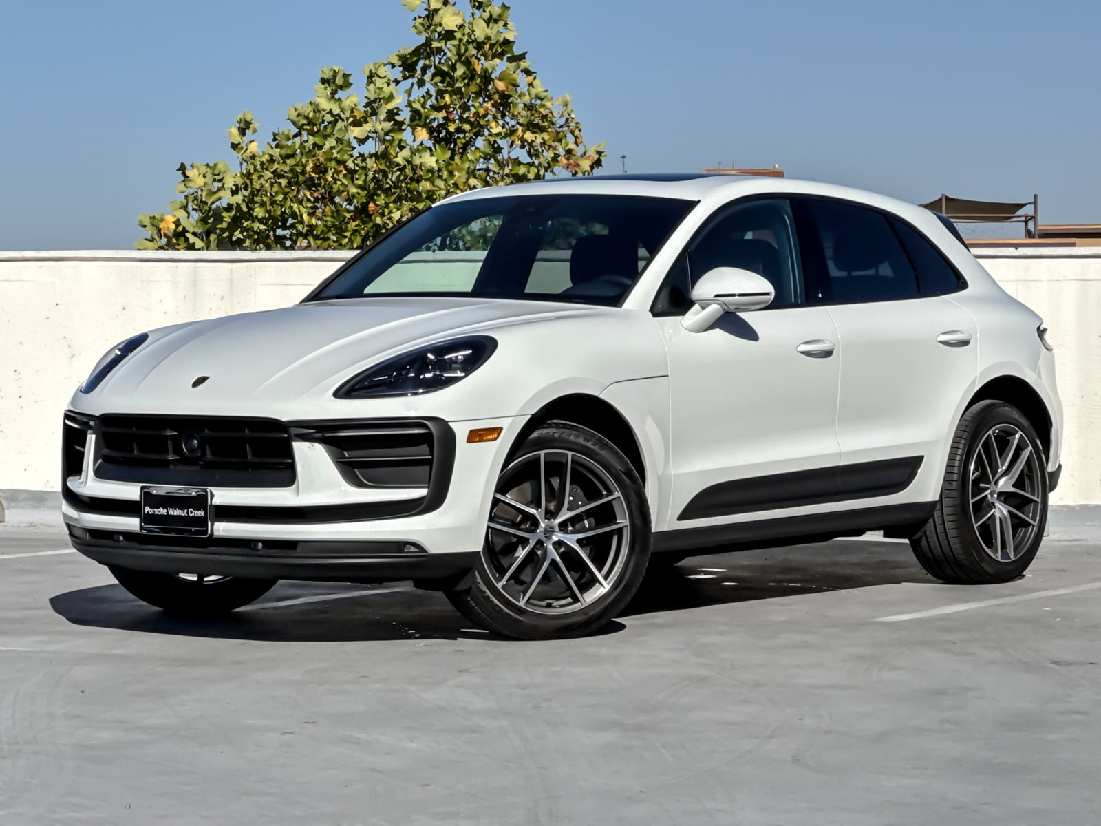 Certified 2026 Porsche Macan AWD/4WD image 1