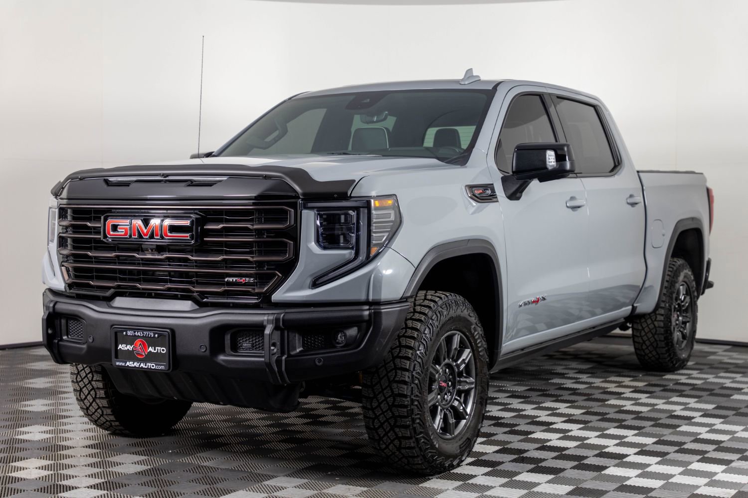 Used 2025 GMC Sierra 1500 AT4X AWD/4WD image 2