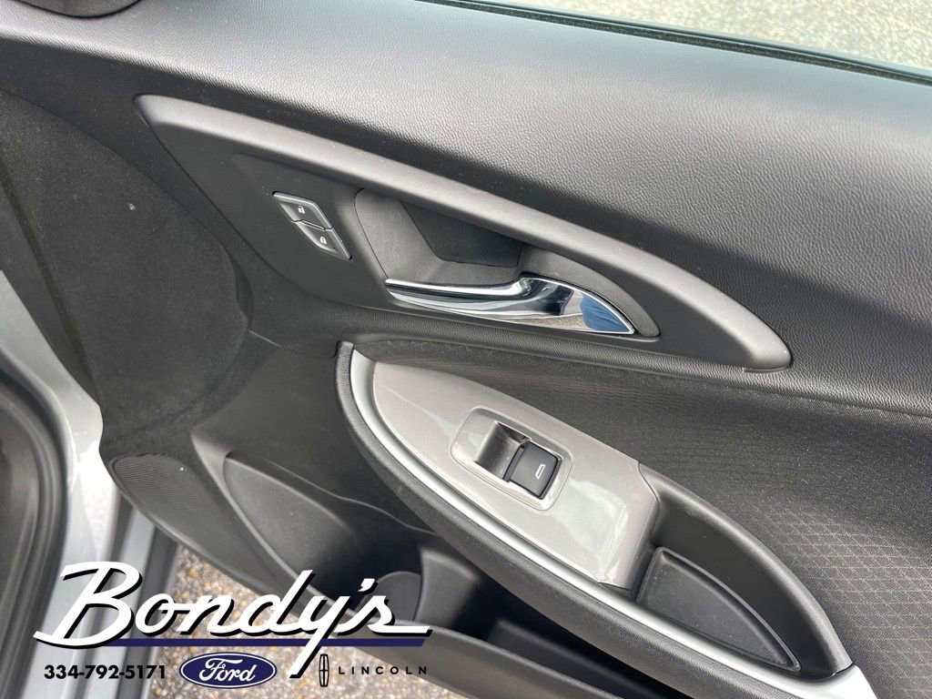 Used 2023 Chevrolet Malibu LT image 24