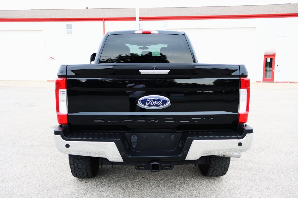 Used 2017 Ford F250 XLT w/ XLT Premium Package AWD/4WD image 22